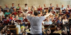 Choir workshop, International Summer School. (c) Kate Mount