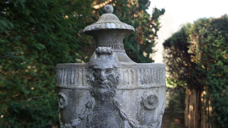 Gardens blog: About the George III lead urn