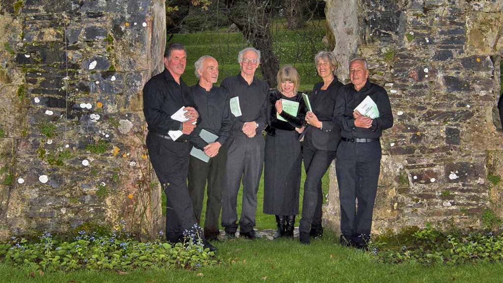 dartington community choir in gardens
